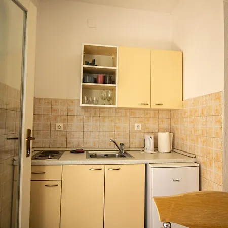 Petar Maksan Apartmán Pakoštane